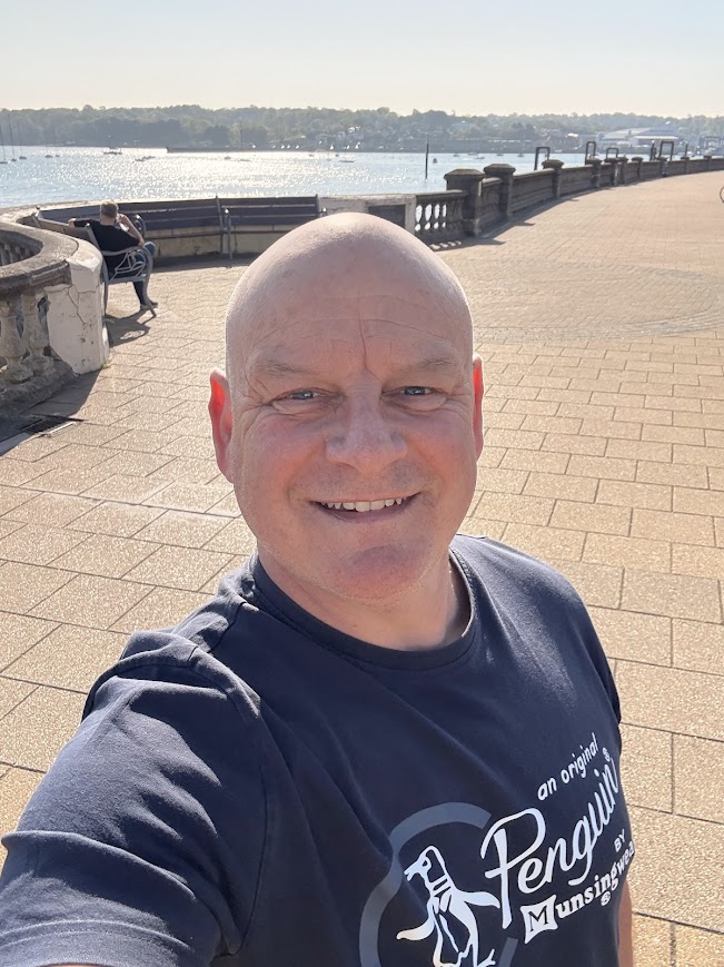 Simon Papa Bull documenting his financial freedom journey